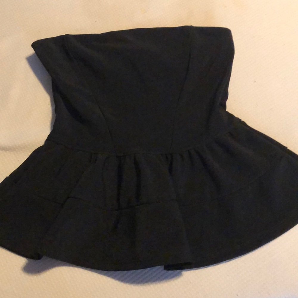 Strapless peplum shirt